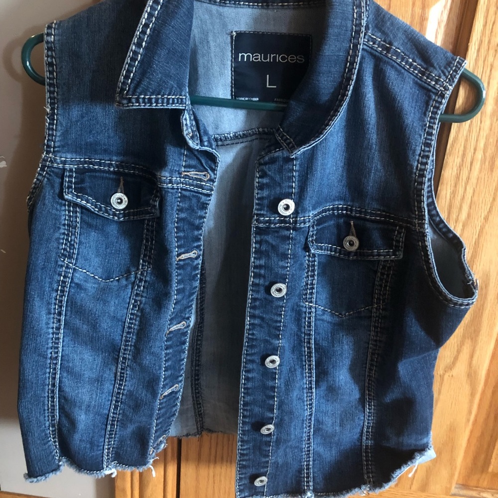 Womens Maurice’s size large Sleeveless Jean jacket